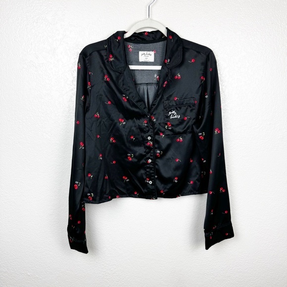 Gilly Hicks by Hollister Cherry Print Satin Pajama Top in Black Size Large - Picture 1 of 5